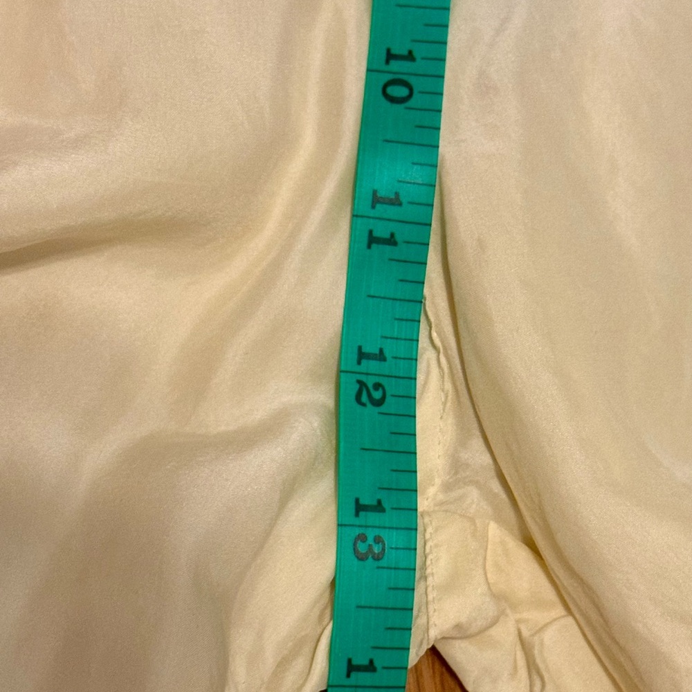 High-Rise Pleated Tapered Trousers - Cream - Picture 8 of 10